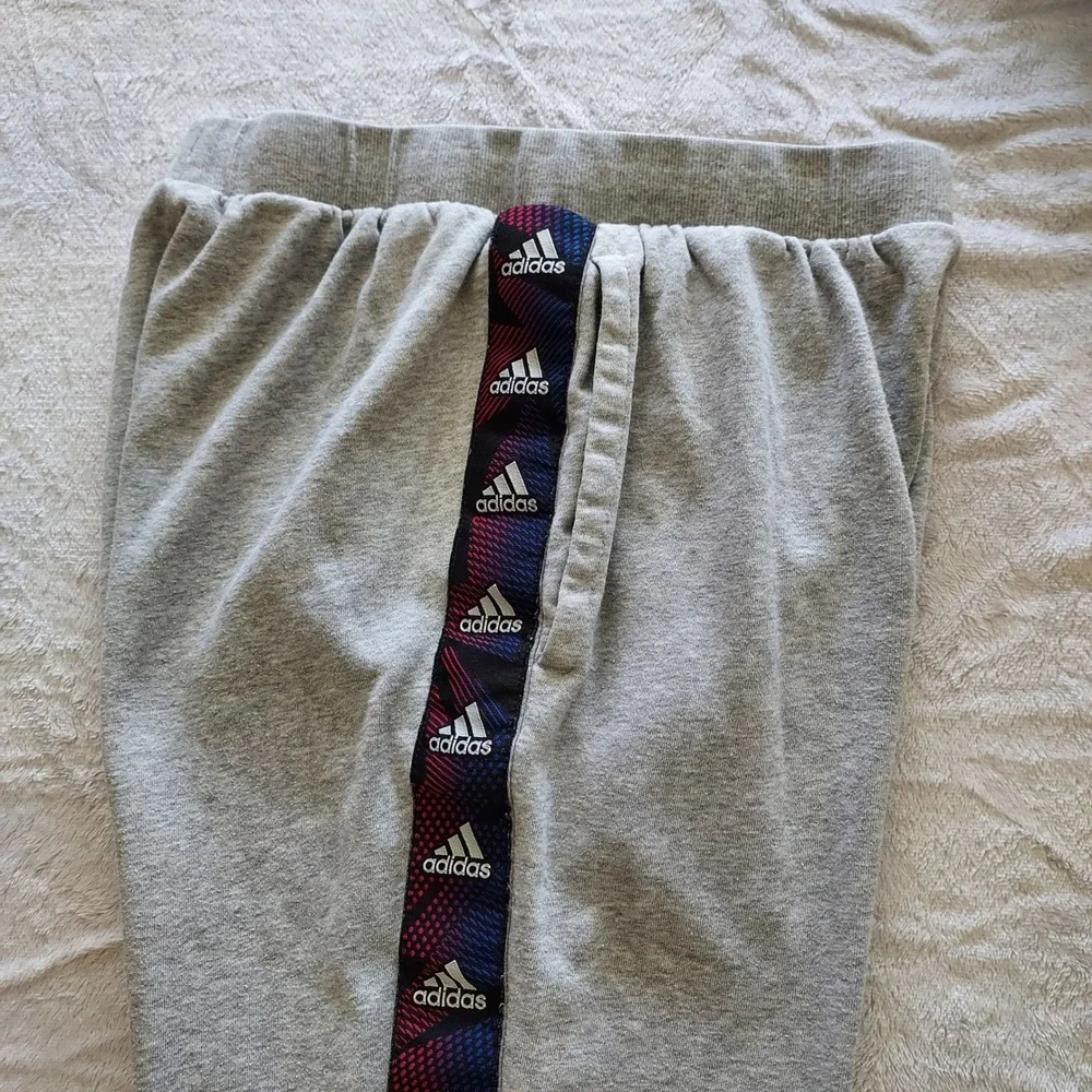 Adidas Mens Essentials Tape Sweatpants Jogger Gray Activewear M